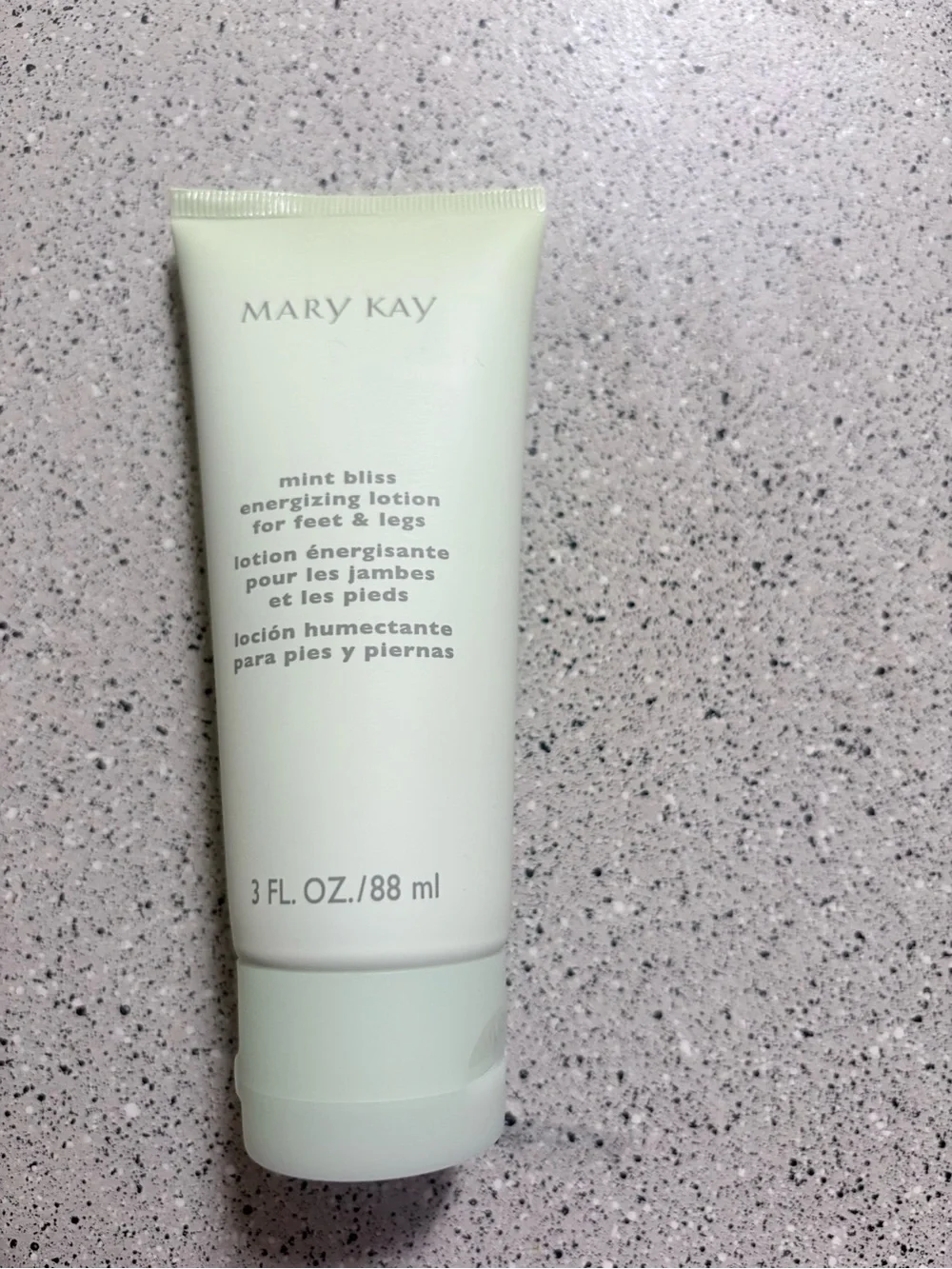 Mary Kay Mint Bliss Energizing Lotion in Pale Mint